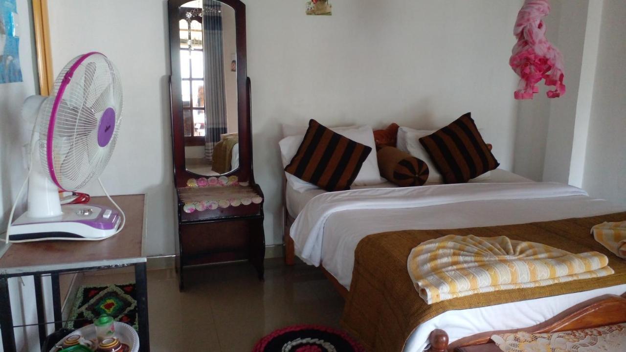 Secret View Homestay Ella Esterno foto