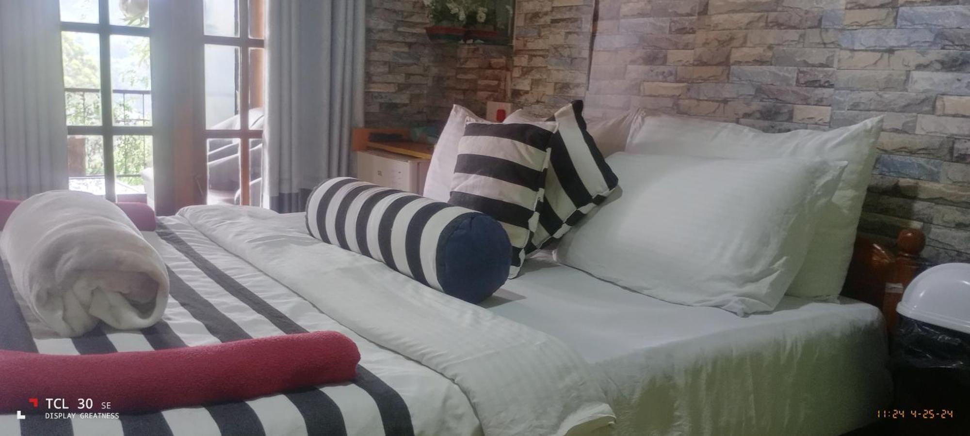 Secret View Homestay Ella Esterno foto